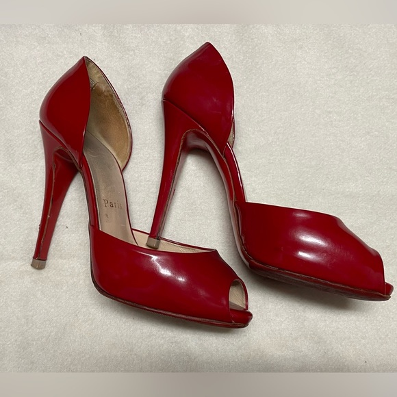 Authentic Christian Louboutin red heels size 35.5. - Picture 2 of 5